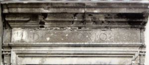 Architrave del portale d'ingresso